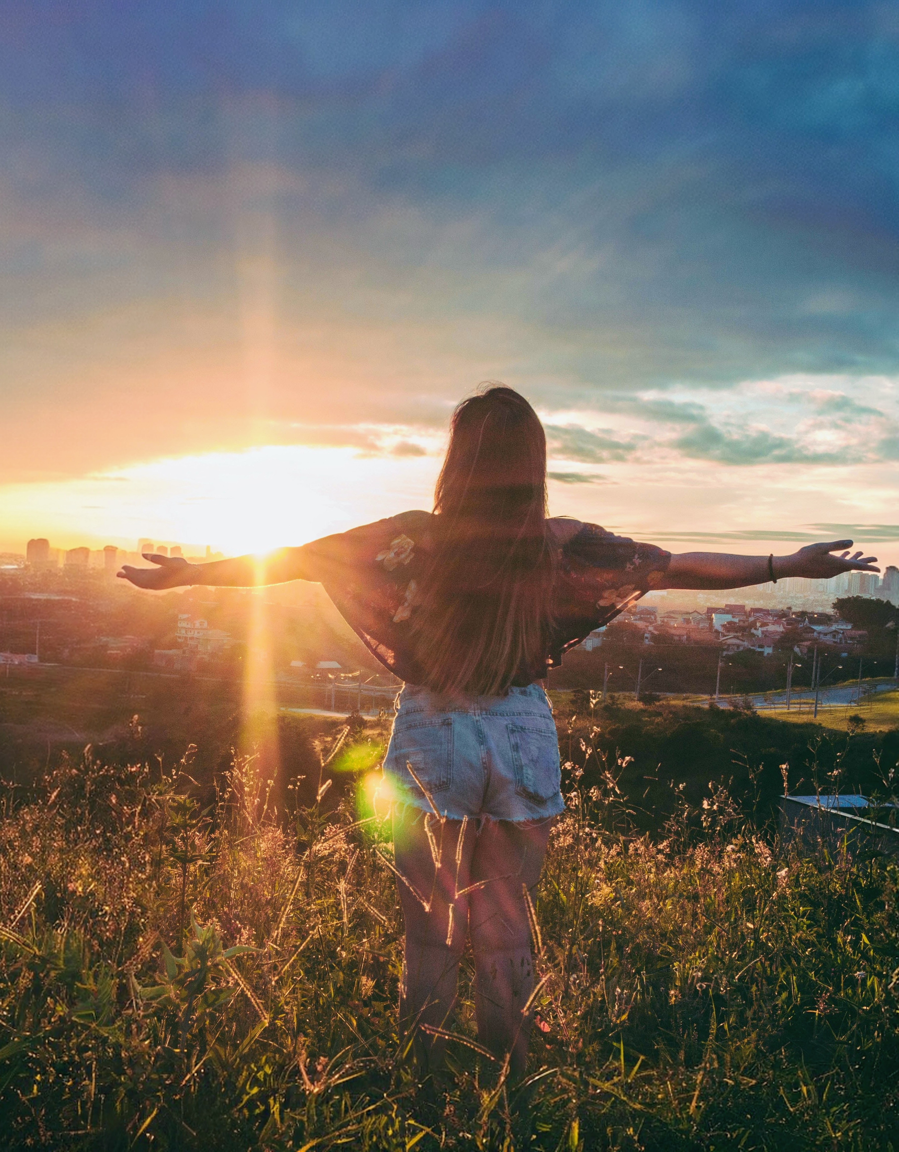 A picture of two people in a counselling session
